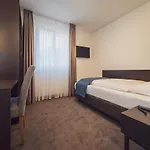 Hotell Strela By Mountain 3*